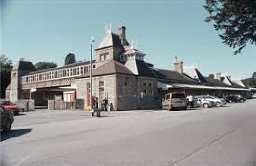 Torquay Train Station